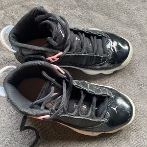 Jordan shoes color black pink and white